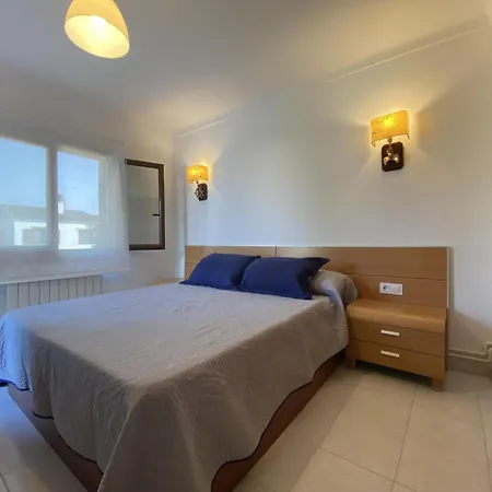 Casa Con Piscina - 6 Pers. - Hisp-7-109 *